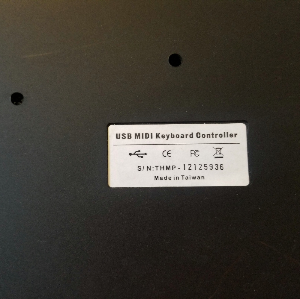 i61 61-Key MIDIplus Keyboard Midi Controller - Picture 6 of 10